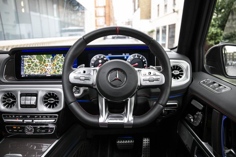 Панель приборов Mercedes-AMG G63 Edition #1 (W463) 2018 года  (UK) (фото 18 из 24)